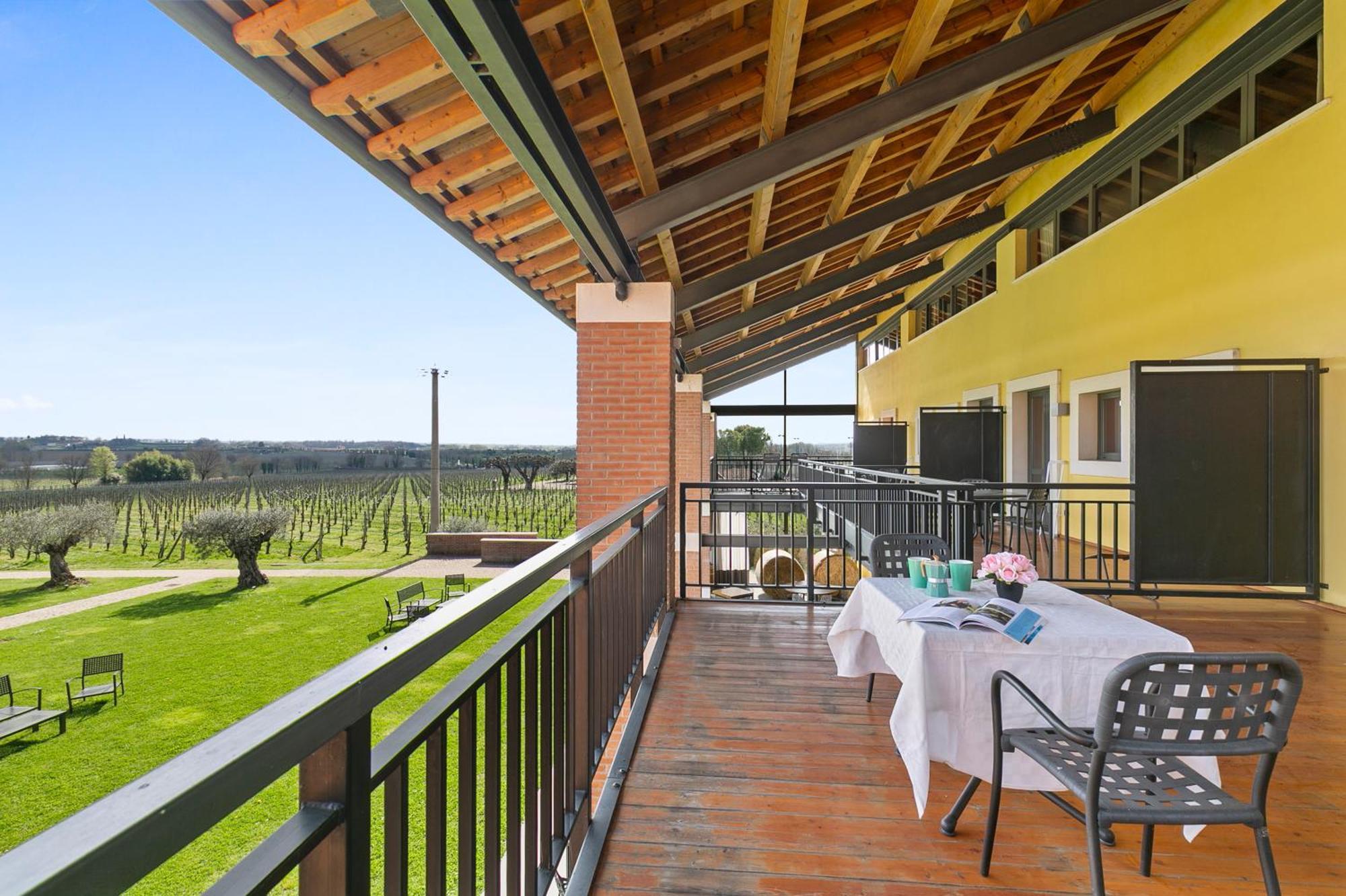 Almavite Wine Resort With Pool Ντεζεντσάνο ντελ Γκάρντα Εξωτερικό φωτογραφία