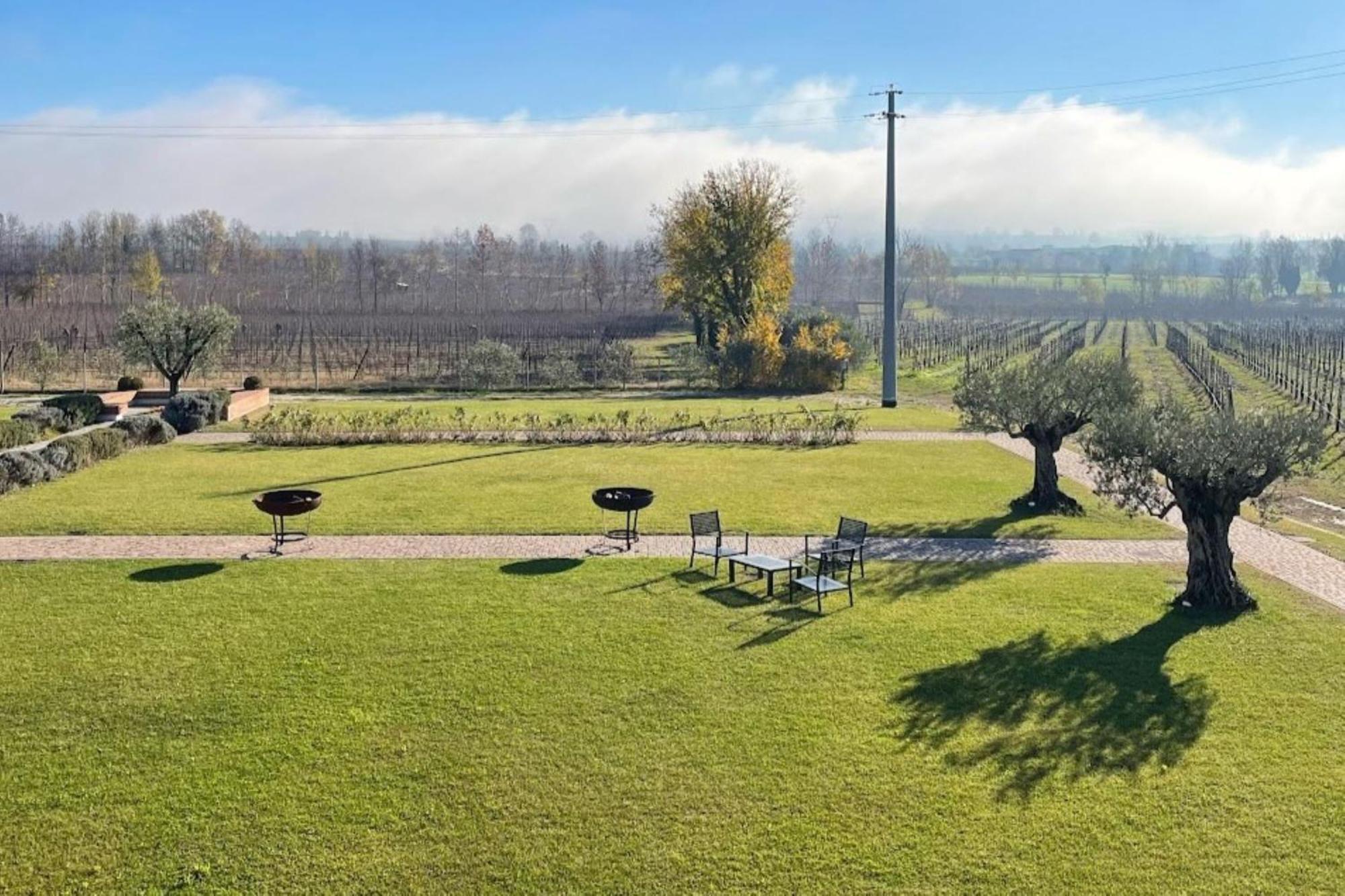 Almavite Wine Resort With Pool Ντεζεντσάνο ντελ Γκάρντα Εξωτερικό φωτογραφία